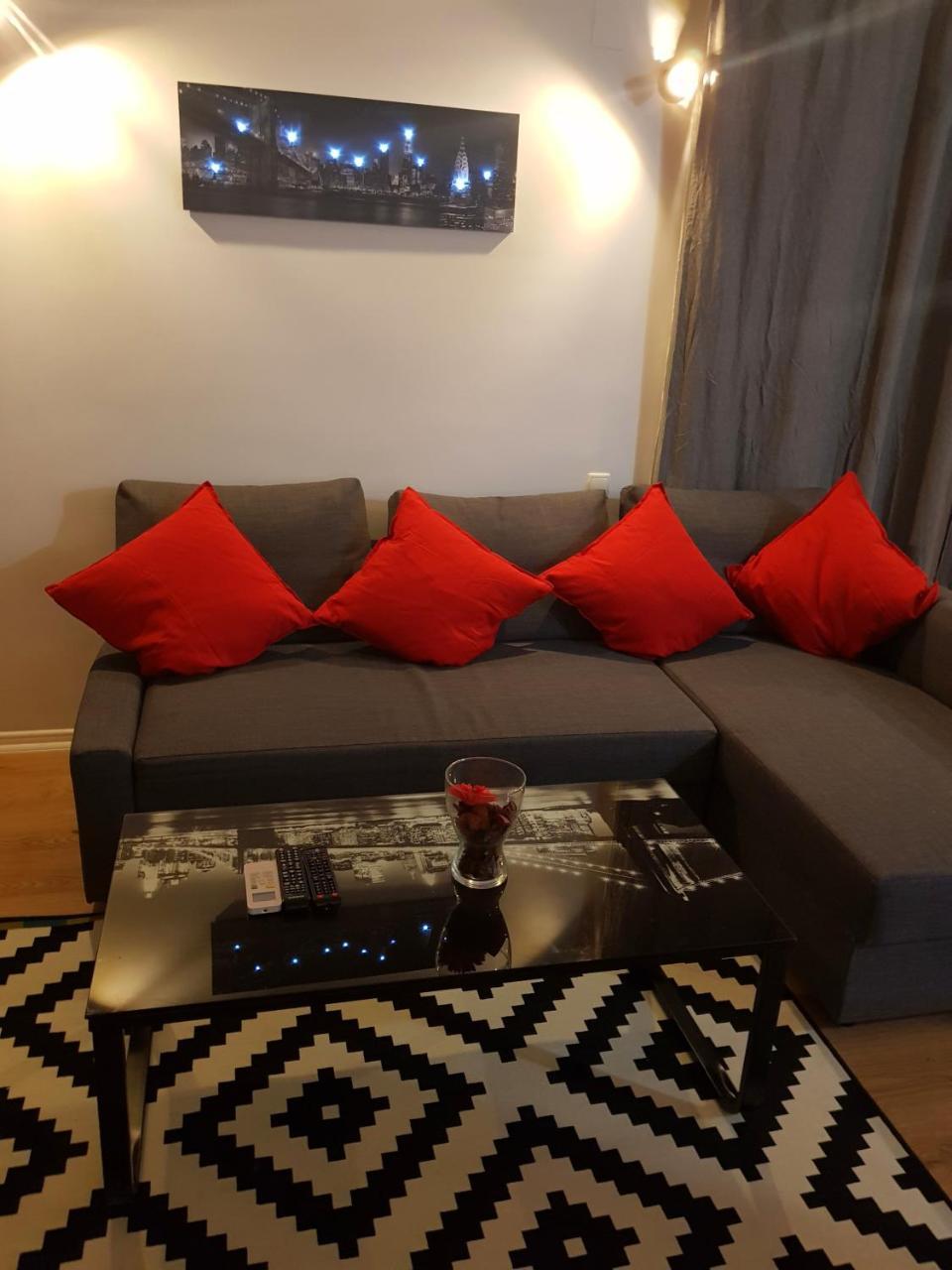 Modern Apartment With Pool In North Bucharest Cretuleasca Ngoại thất bức ảnh